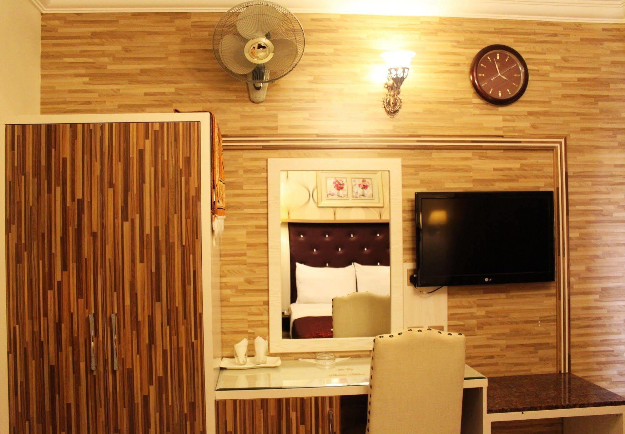 Sutchi Hotel Dubai Luaran gambar
