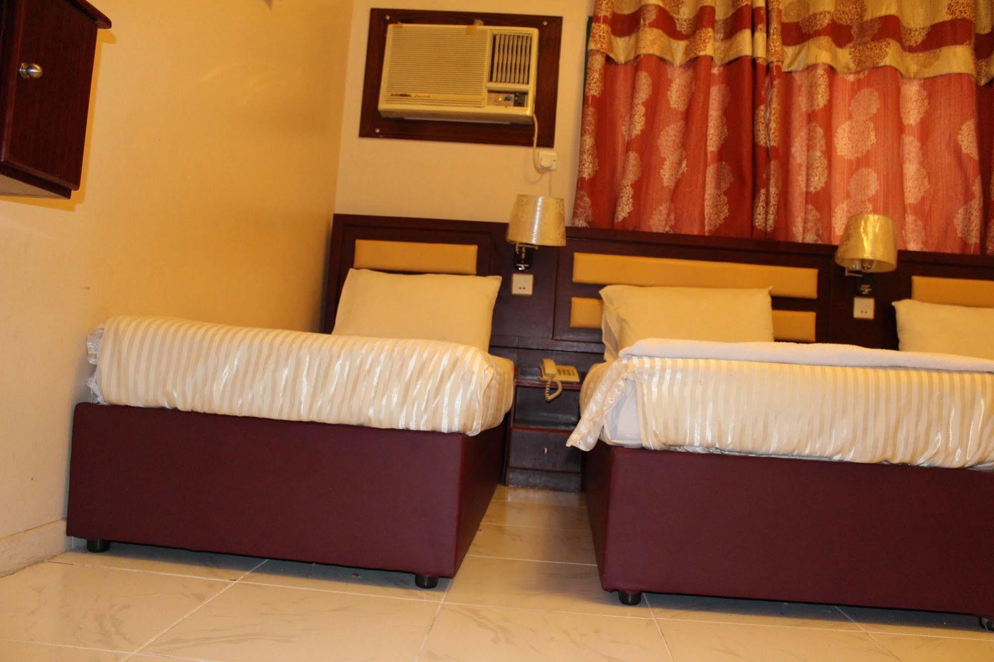 Sutchi Hotel Dubai Luaran gambar
