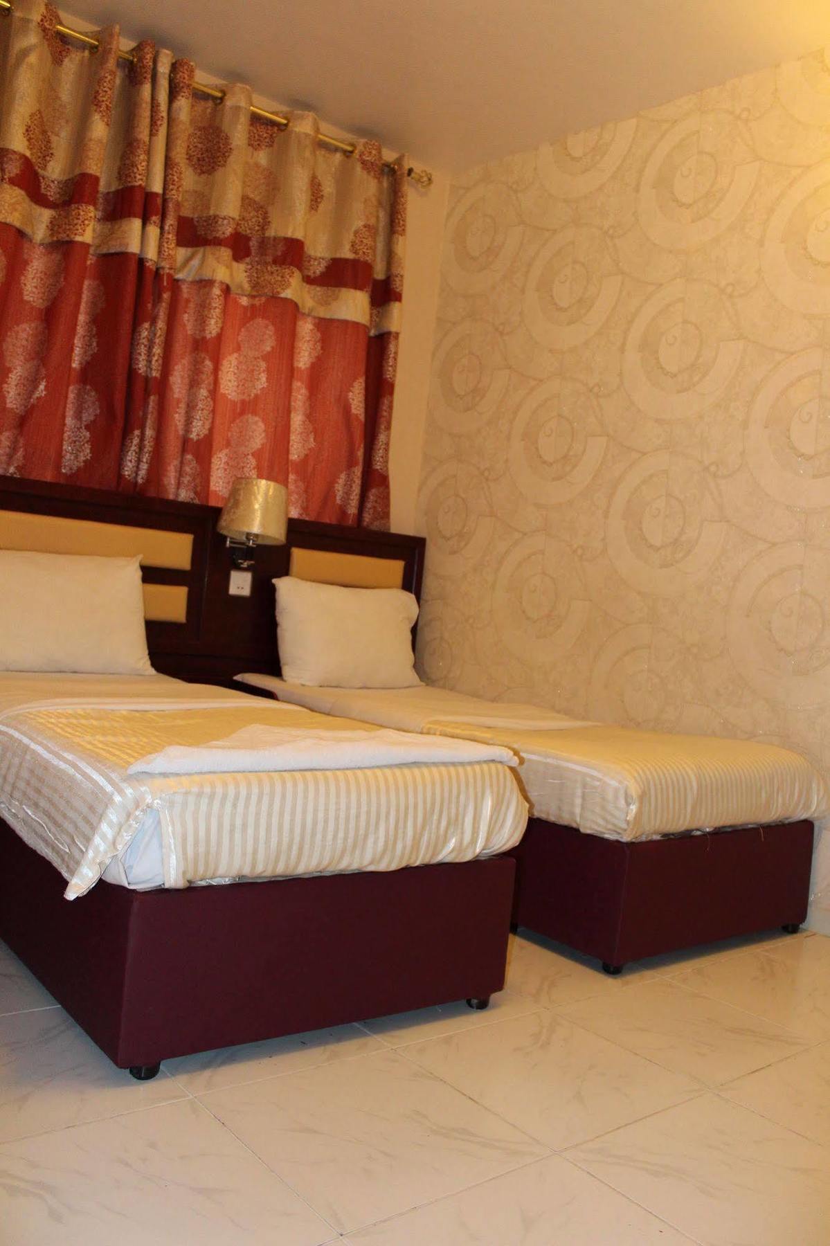 Sutchi Hotel Dubai Luaran gambar